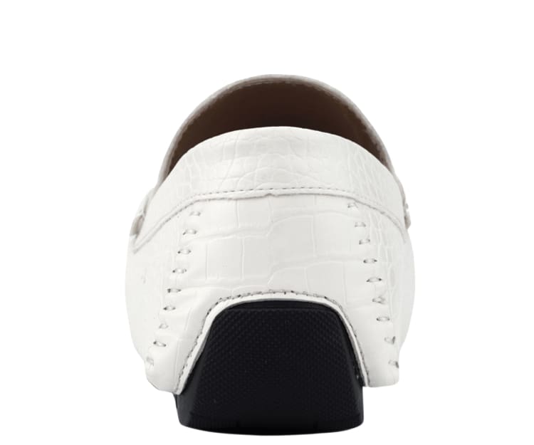 Titus White: White / 11